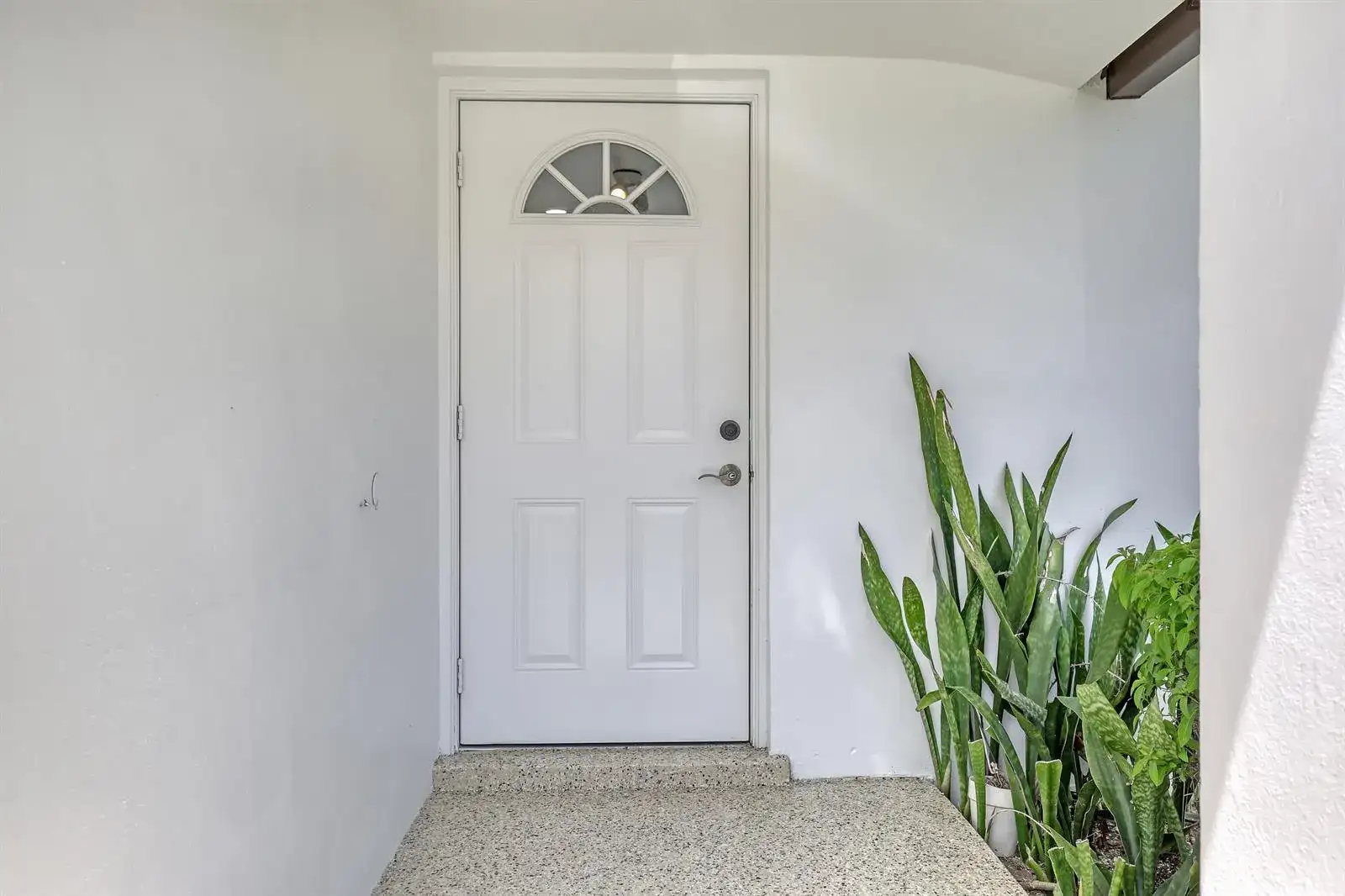 2940 Crosley Drive E, West Palm Beach FL 33415 photo 2