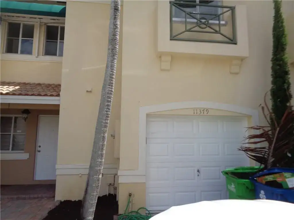 11379 NW 34TH Place, Sunrise FL 33323 photo 2