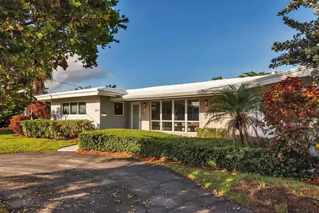 2417 BAYVIEW Drive, Fort Lauderdale FL 33305 photo 3