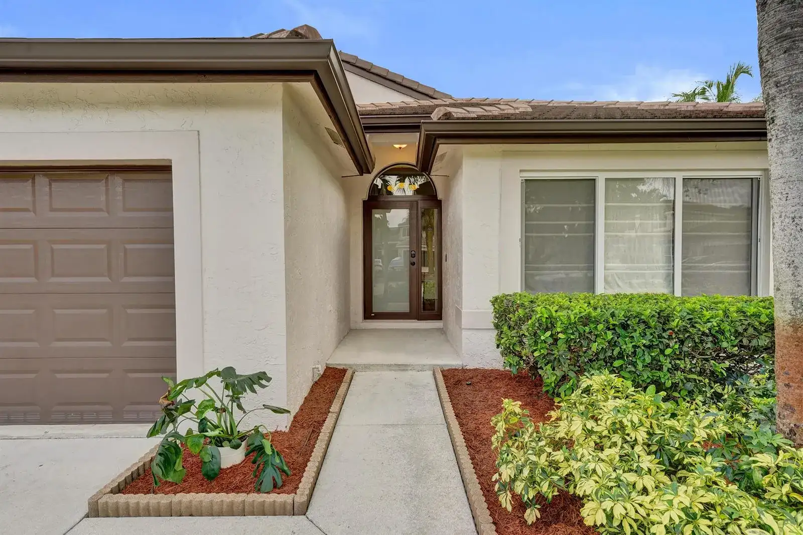 18343 SW 5TH Court, Pembroke Pines FL 33029 photo 3
