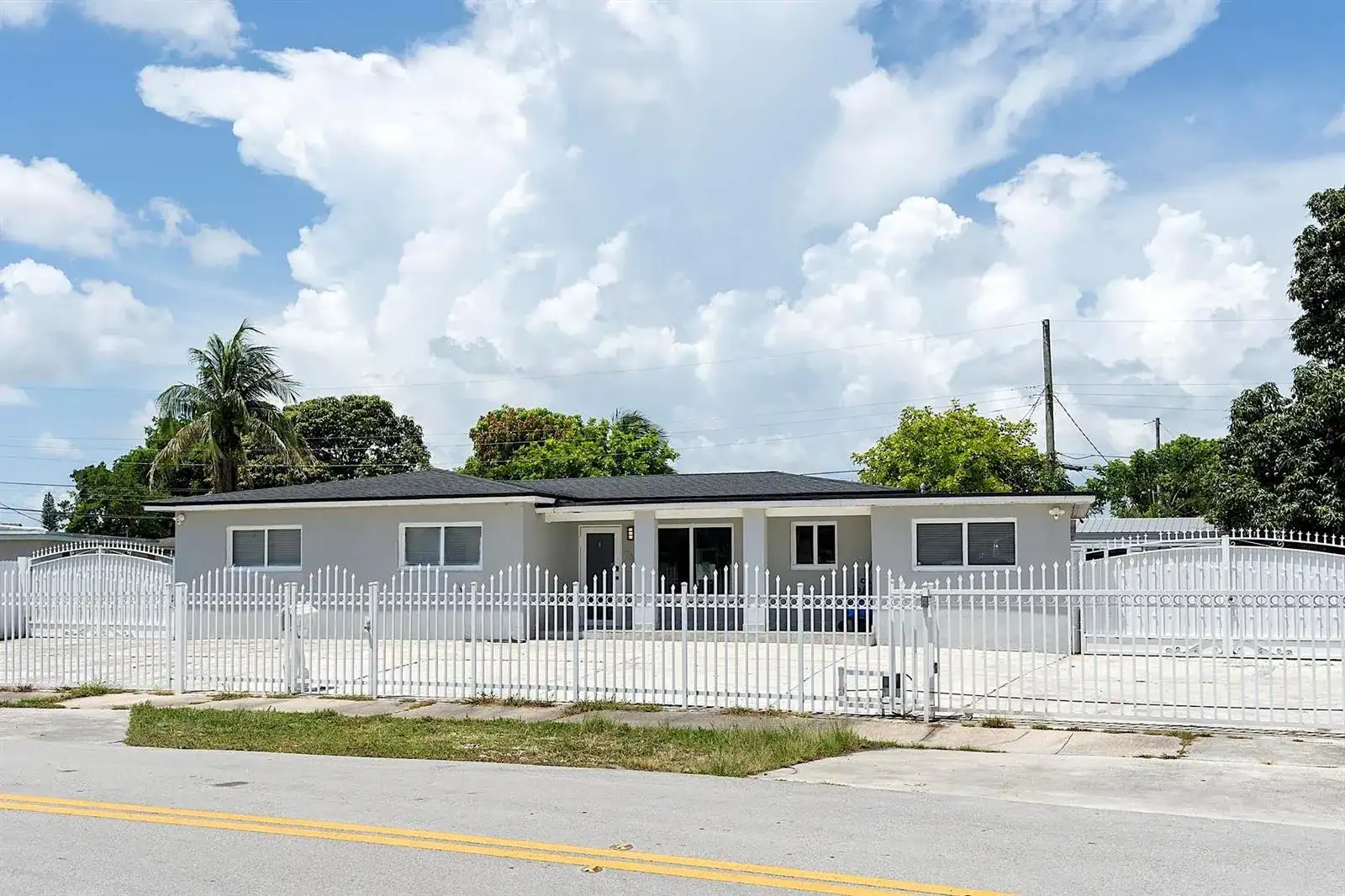 17840 NW 28TH Court, Miami Gardens FL 33056 photo 3