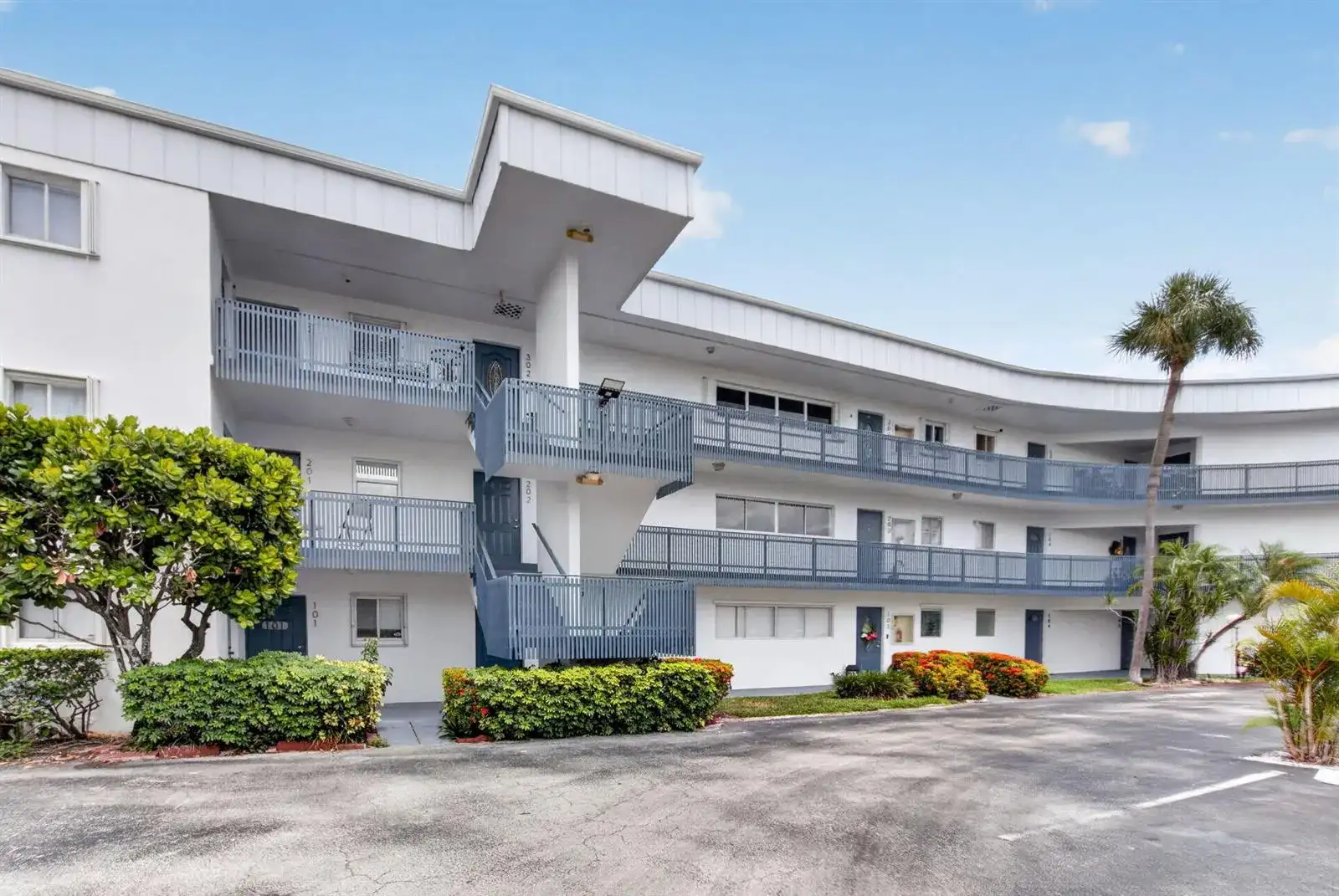 200 Waterway Drive S # 303, Lantana FL 33462 photo 3