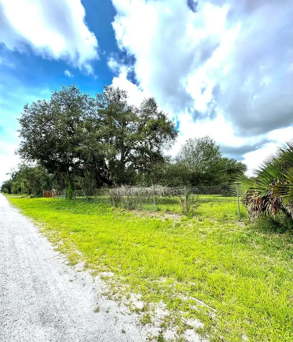 450 S JINETE Street, Clewiston FL 33440 photo 2