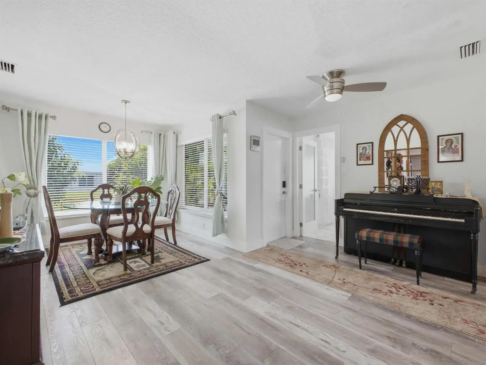1545 NW 70TH Lane, Margate FL 33063 photo 3