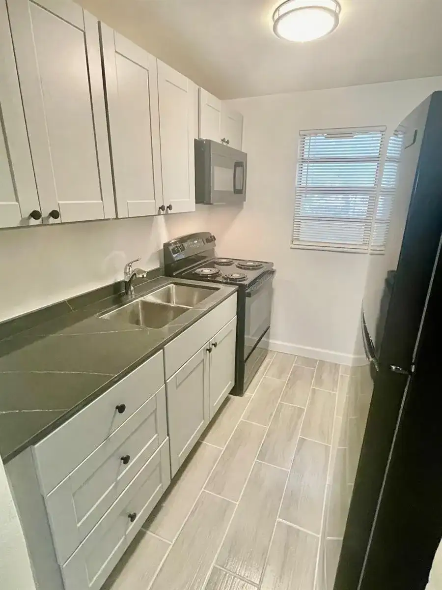 22 NW 8TH Avenue # 4, Dania Beach FL 33004 photo 3