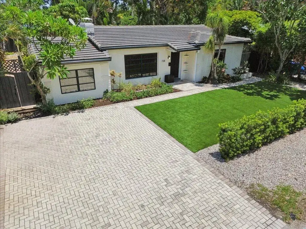 738 NE 16TH Avenue, Fort Lauderdale FL 33304 photo 2