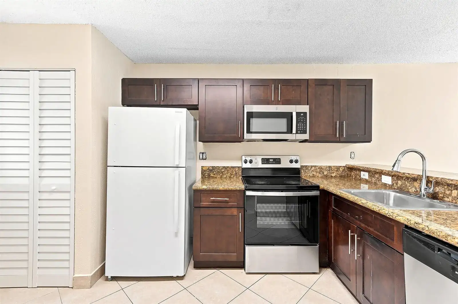 9938 NOB HILL Lane # 9938, Sunrise FL 33351 photo 5