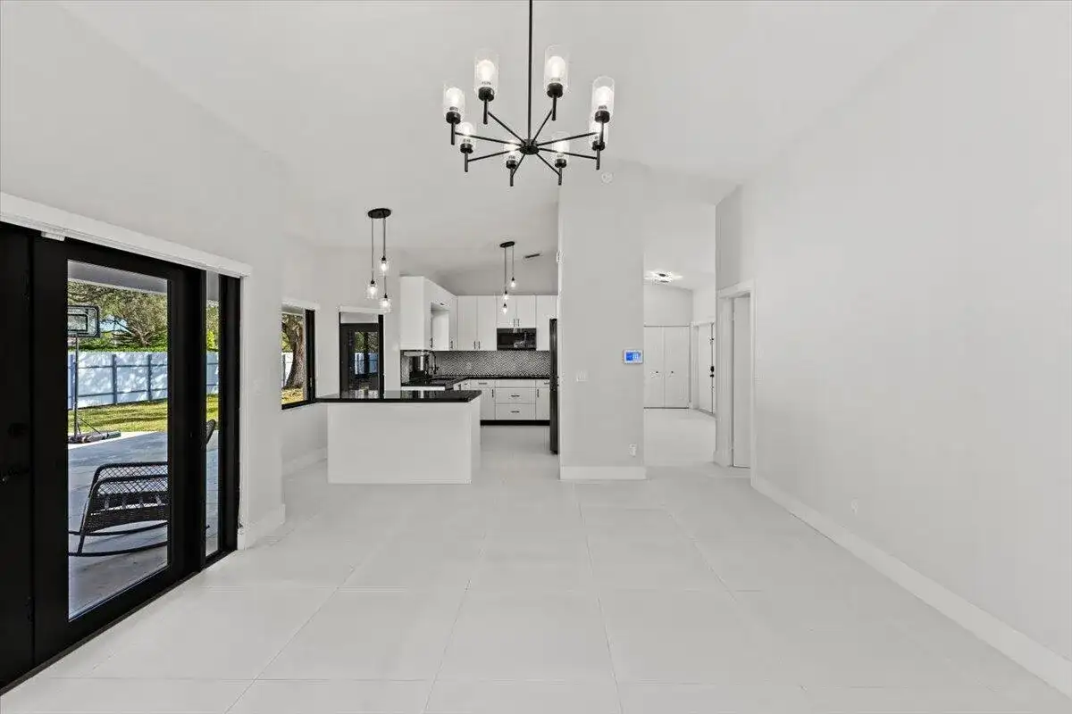 20221 NW 8TH Street, Pembroke Pines FL 33029 photo 4