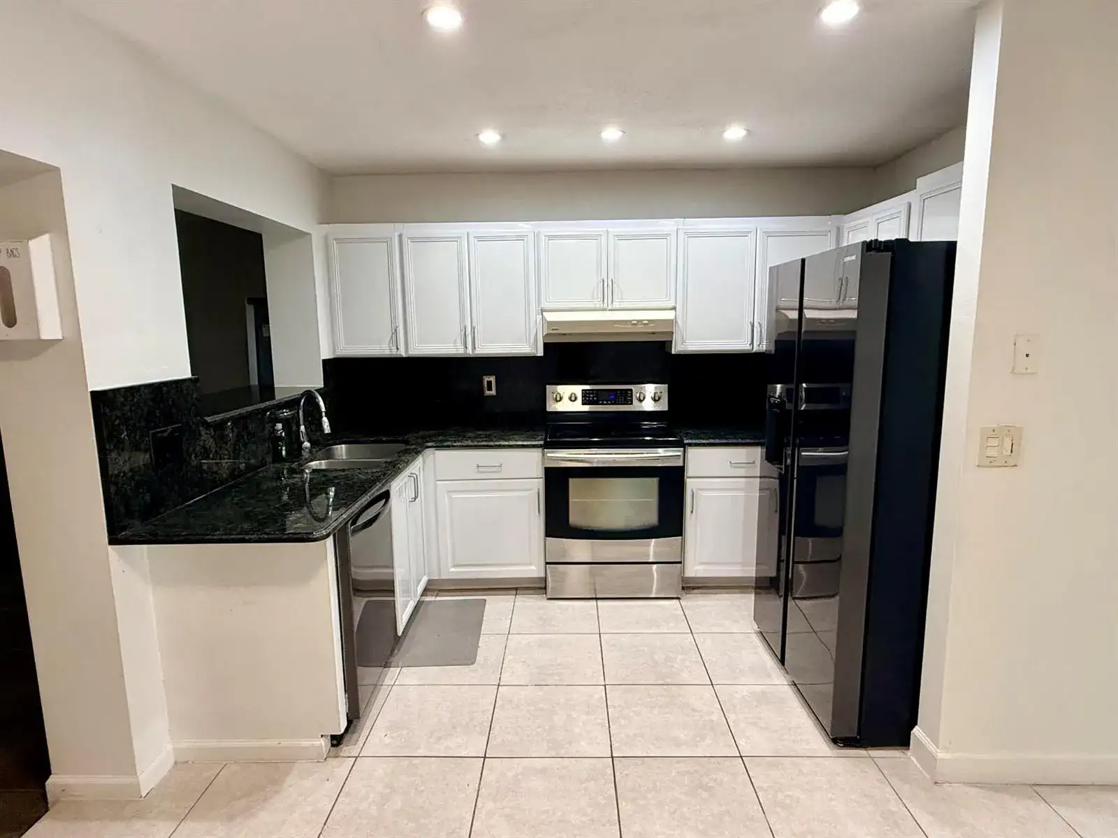 180 SW 32ND Terrace, Deerfield Beach FL 33442 photo 2