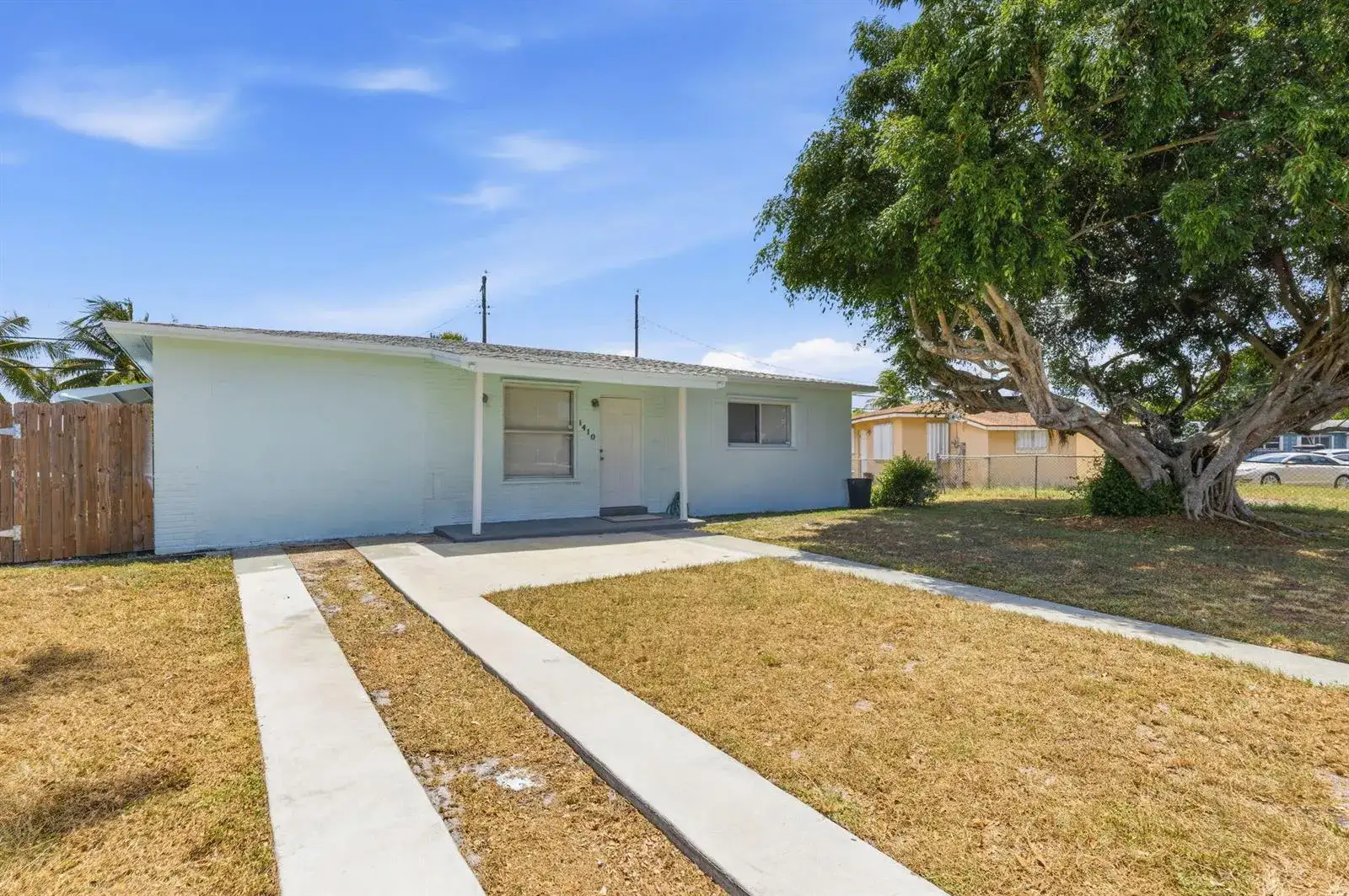 1410 NW 1st Court, Boynton Beach FL 33435 photo 2