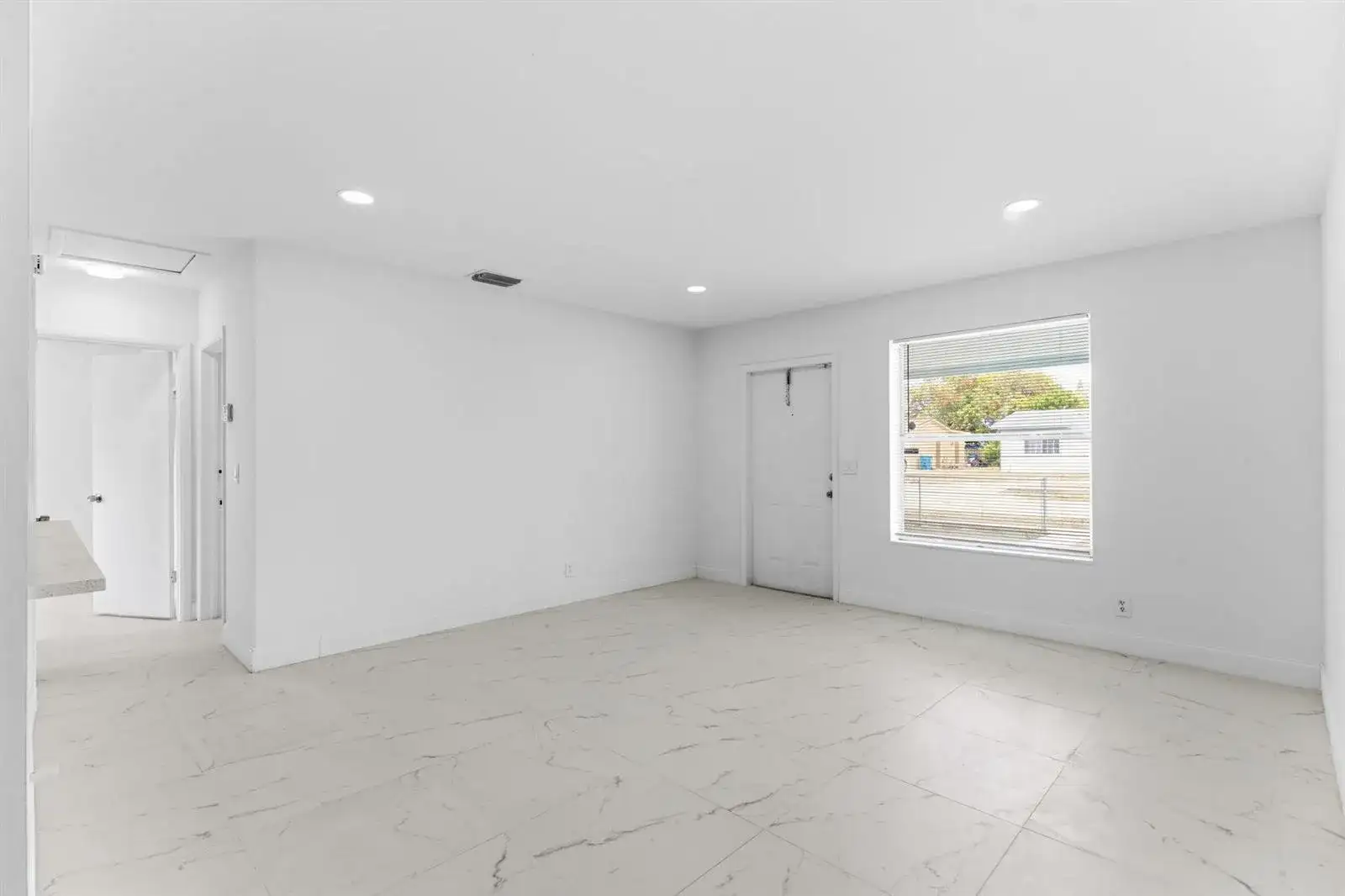 1410 NW 1st Court, Boynton Beach FL 33435 photo 5
