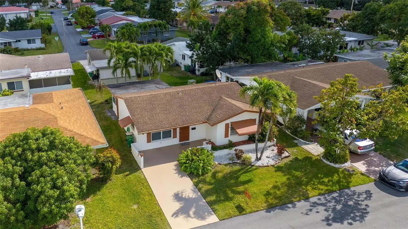 5710 NW 68th Terrace, Tamarac FL 33321 photo 2