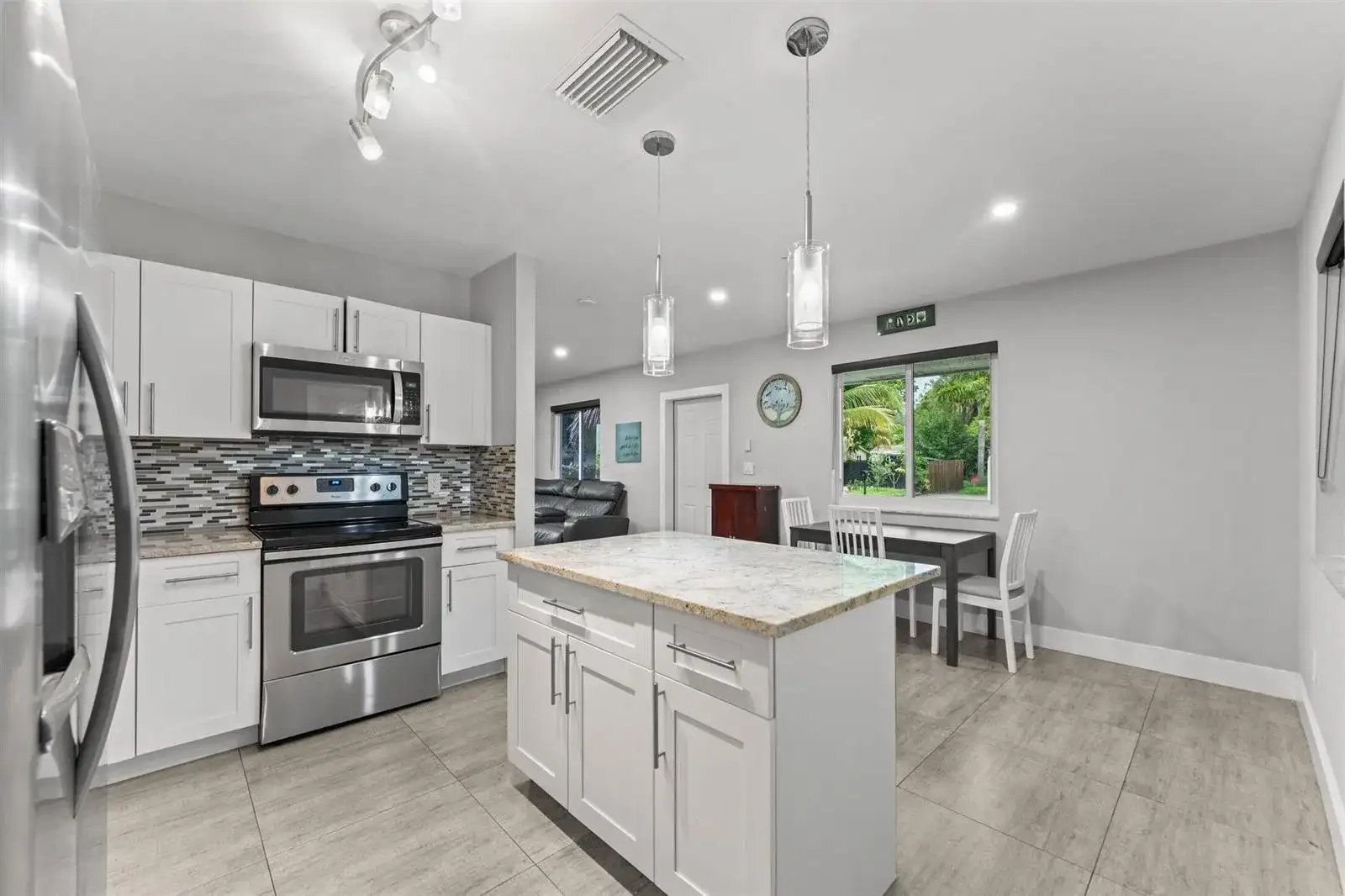 1633 SW 30th Avenue, Fort Lauderdale FL 33312 photo 2