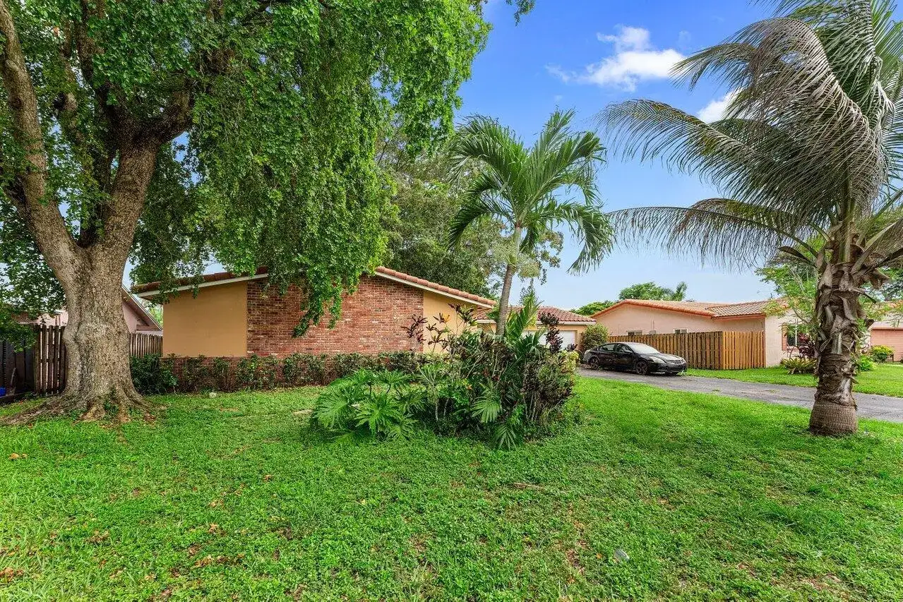 11260 NW 41st Street, Coral Springs FL 33065 photo 3