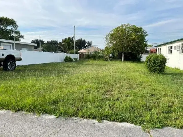 1381 W 30TH Street, Riviera Beach FL 33404 photo 2