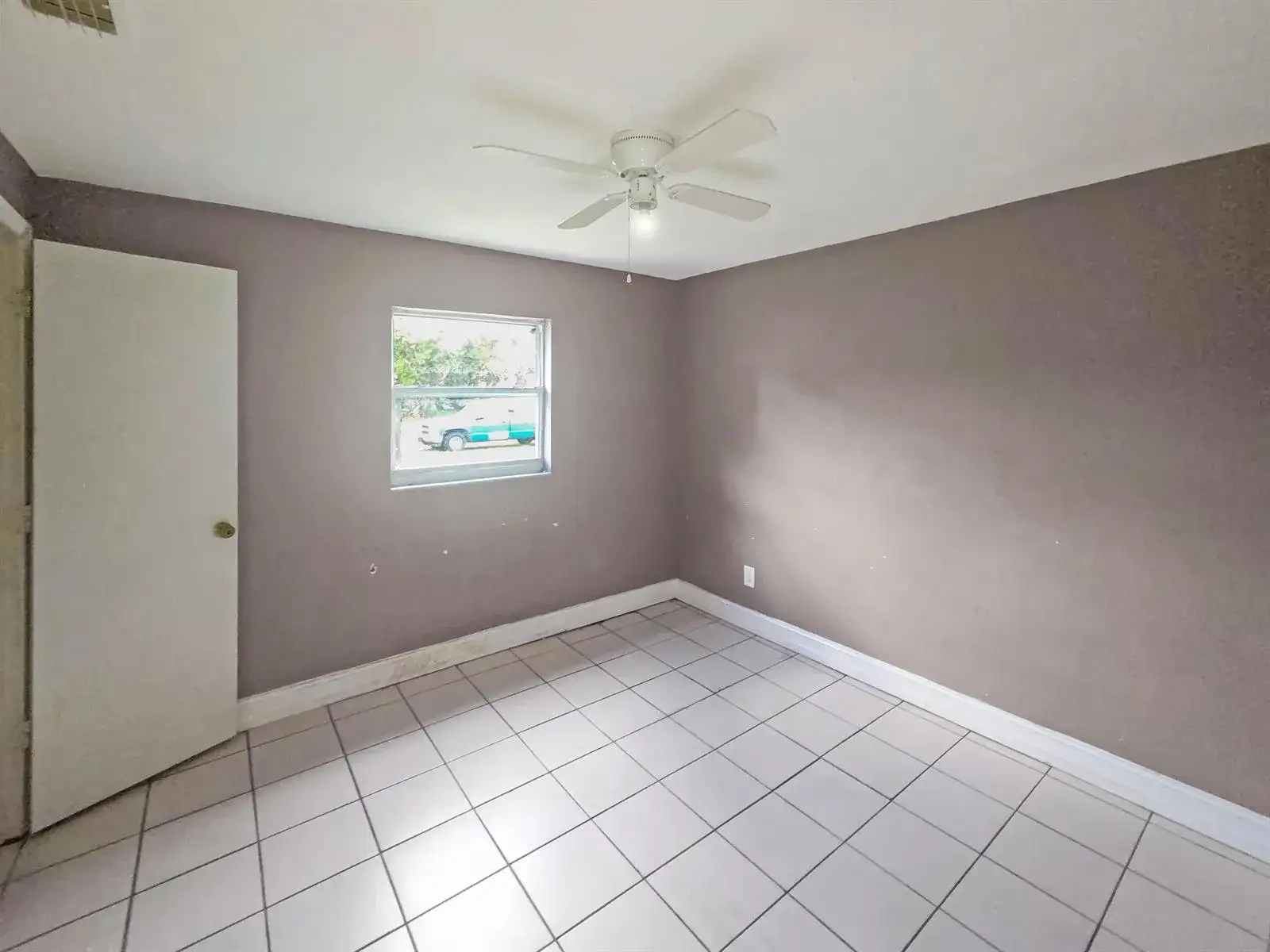 715 N 10TH Street, Fort Pierce FL 34950 photo 3