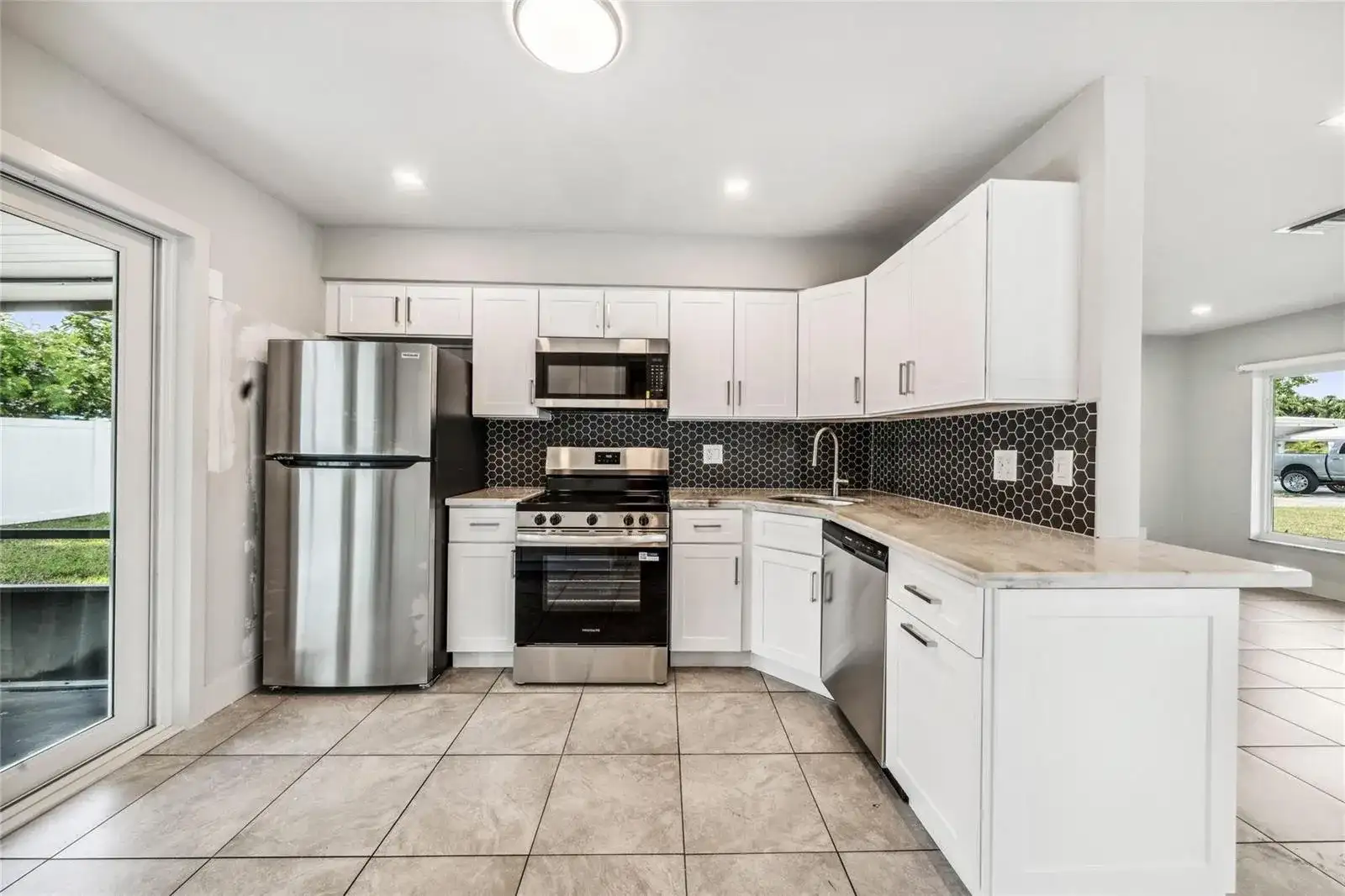 4800 NE 4th Avenue, Fort Lauderdale FL 33334 photo 3