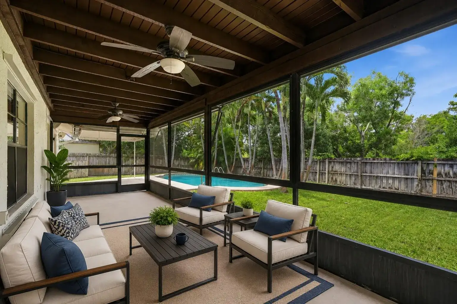 7085 Hyatt Avenue, Lantana FL 33462 photo 2