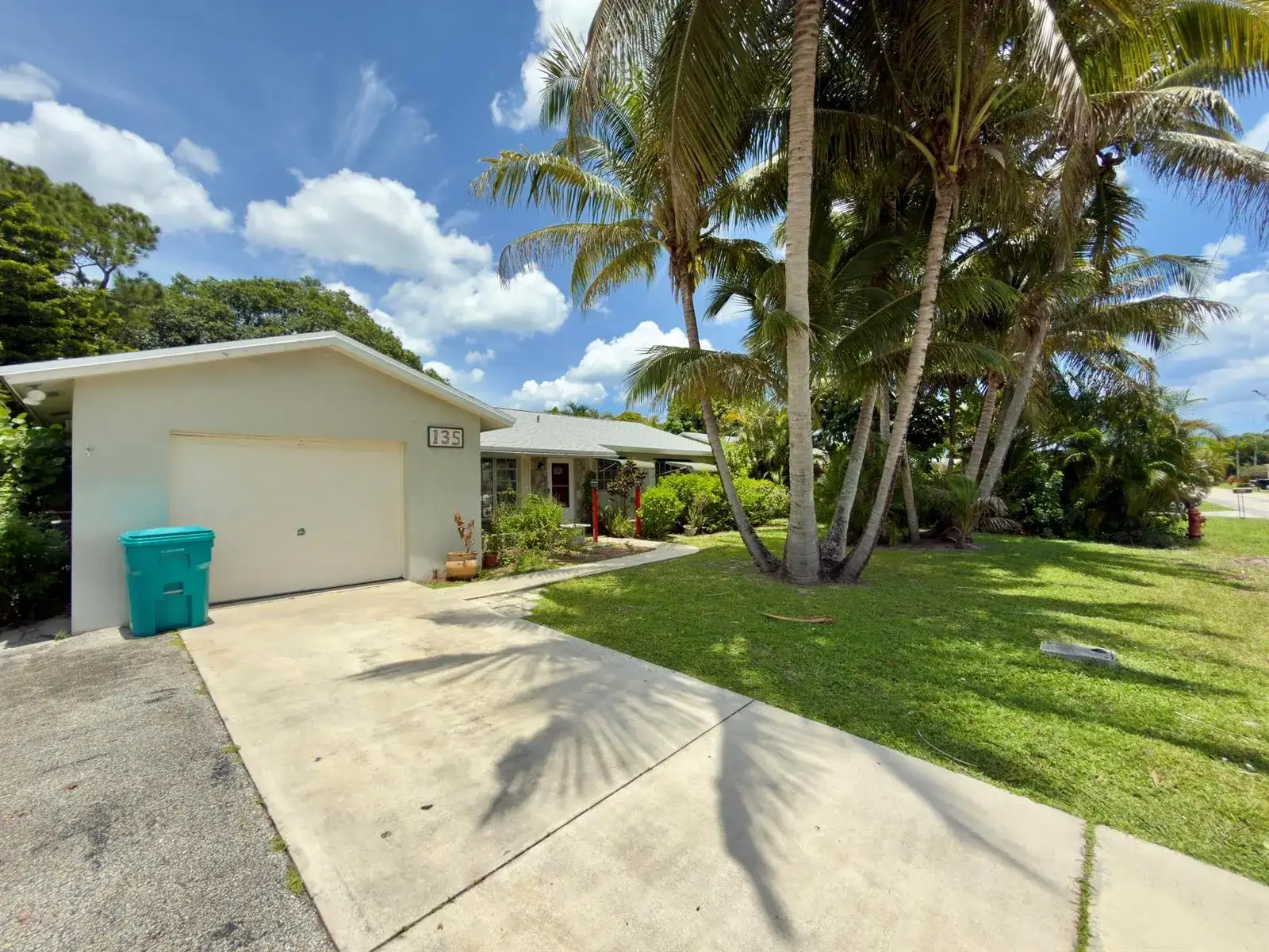 135 SE 26TH Avenue, Boynton Beach FL 33435 photo 2
