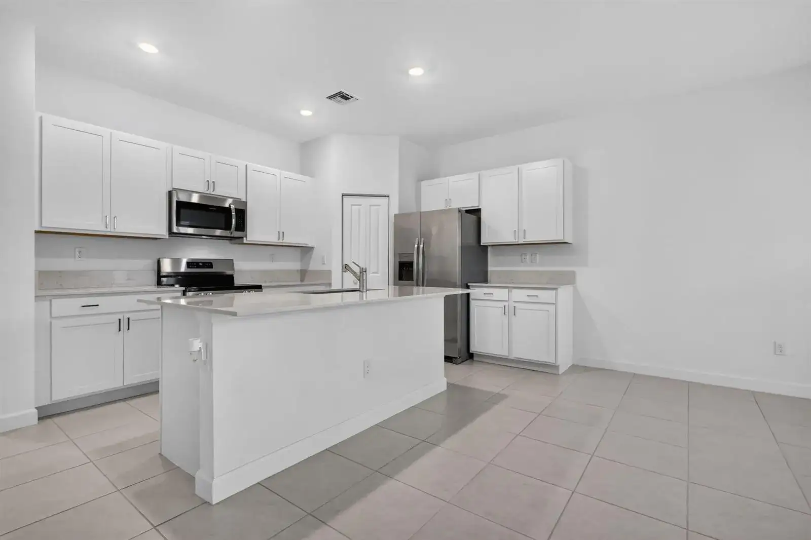 4168 Lagoon Shore Drive, Lake Worth FL 33467 photo 3