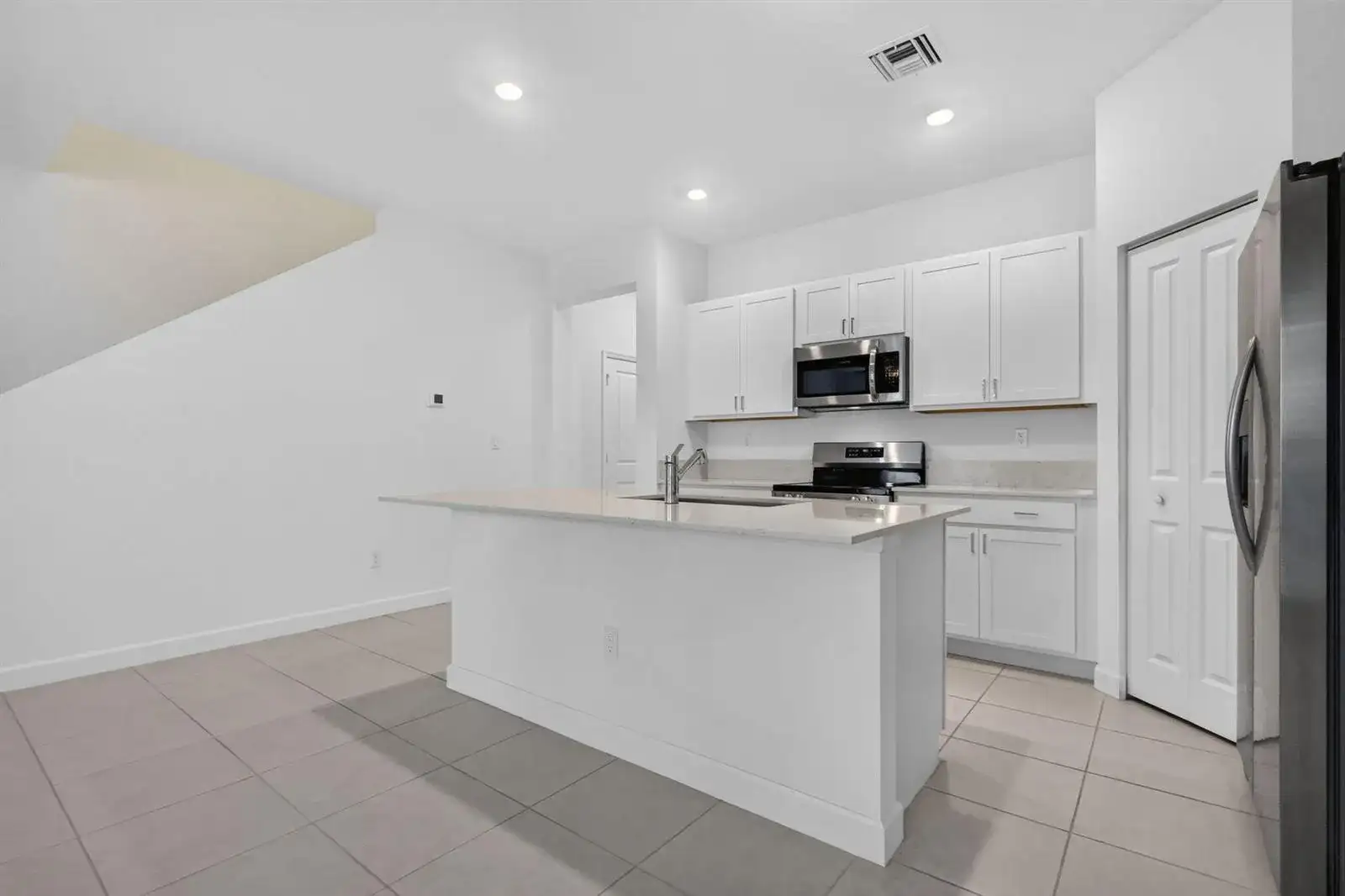 4168 Lagoon Shore Drive, Lake Worth FL 33467 photo 5