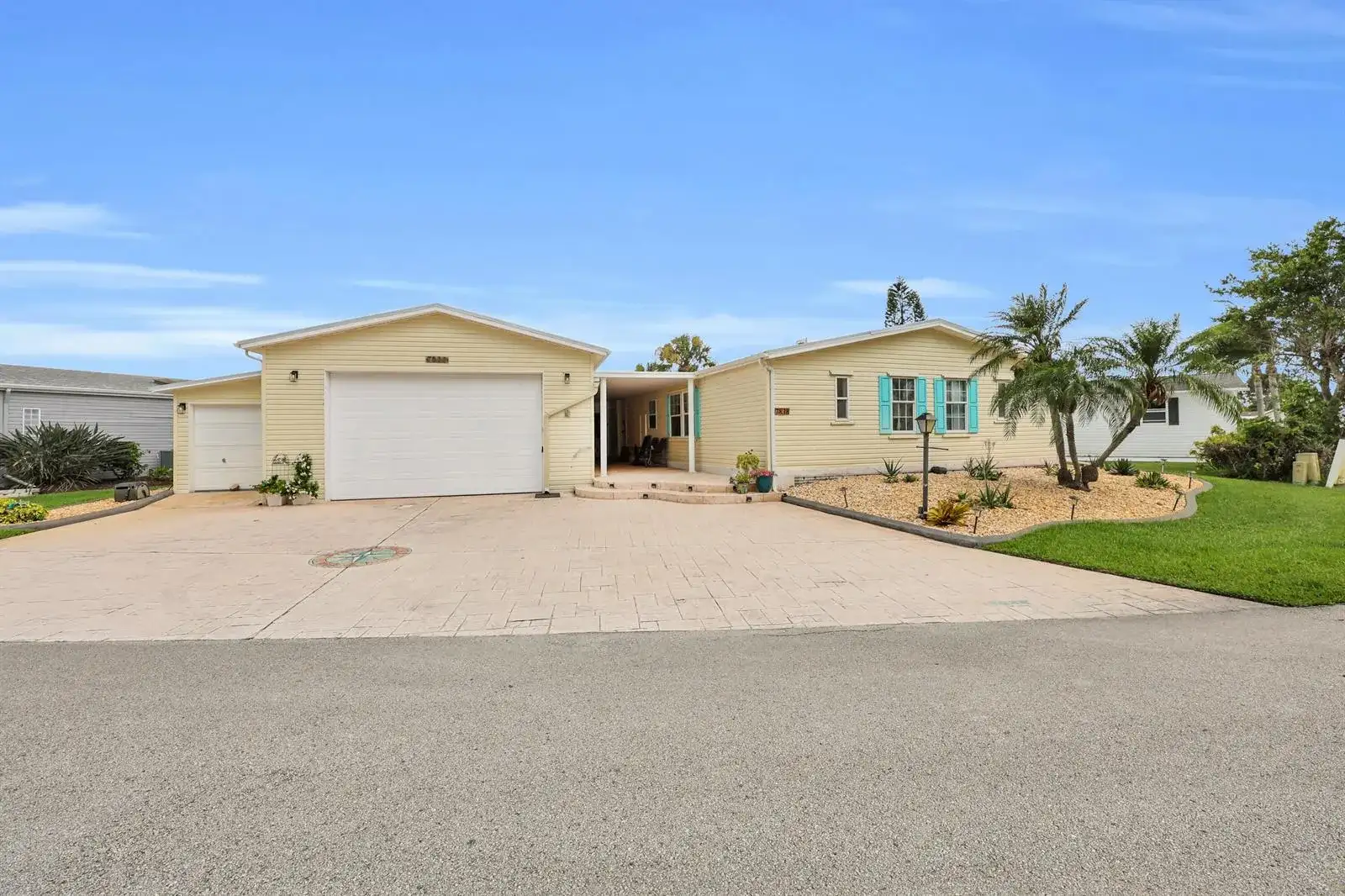 7838 MEADOWLARK Lane, Port St. Lucie FL 34952 photo 2