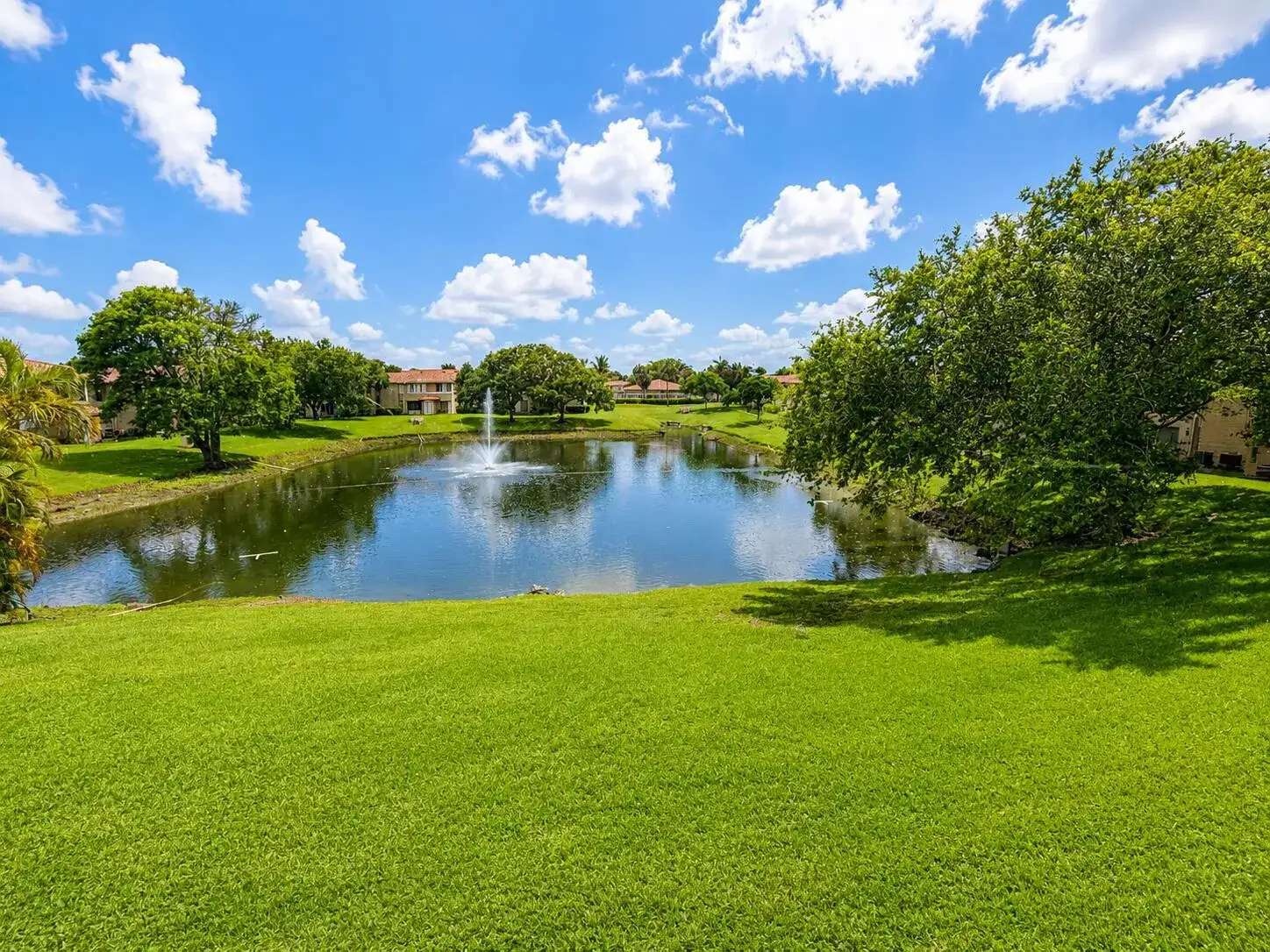 918 TWIN LAKES Drive # M, Coral Springs FL 33071 photo 2
