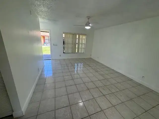 4355 Royal Banyan Way # 20, FL 33461 photo 4