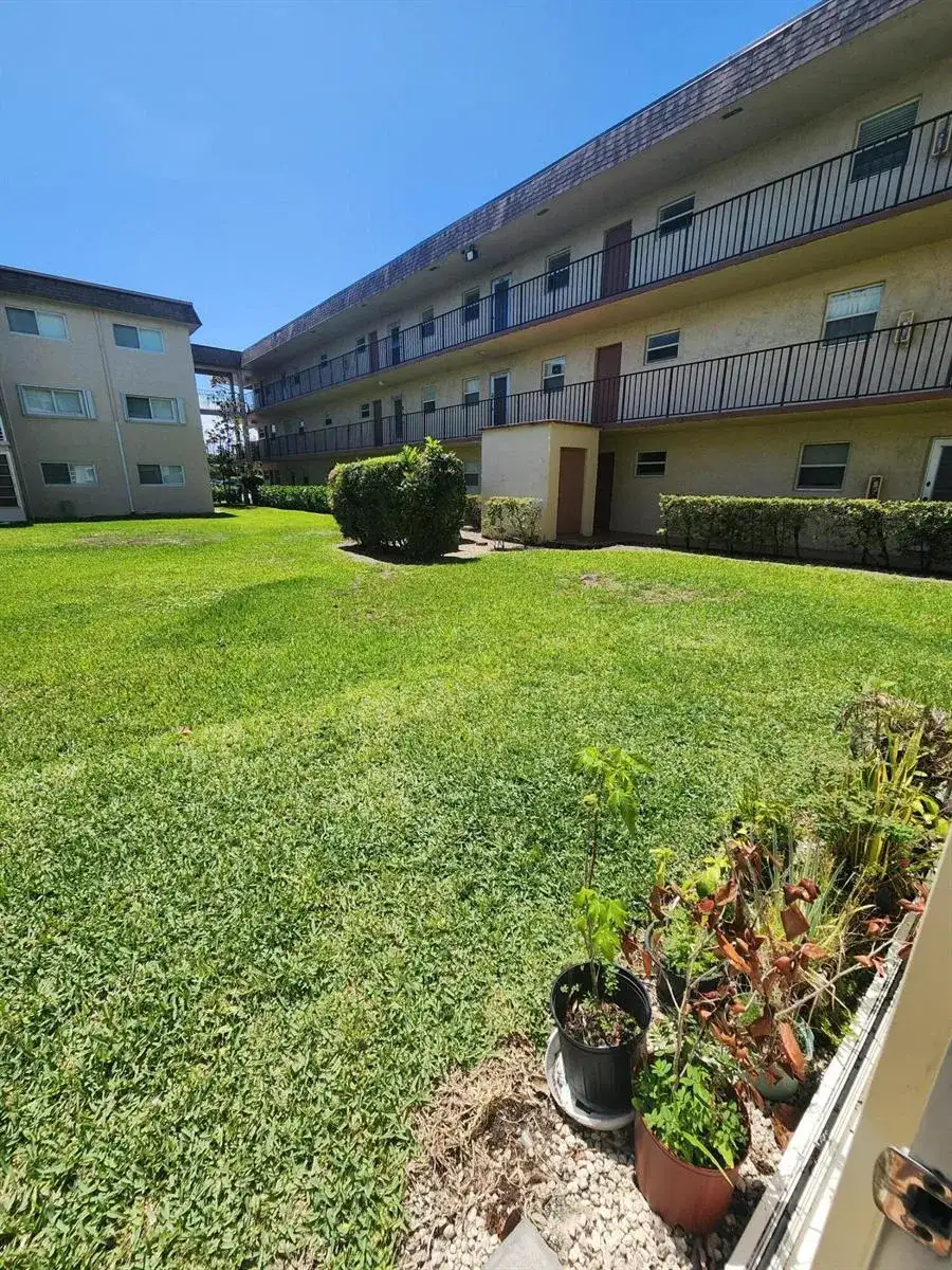 705 Lori Drive # 110, Palm Springs FL 33461 photo 3