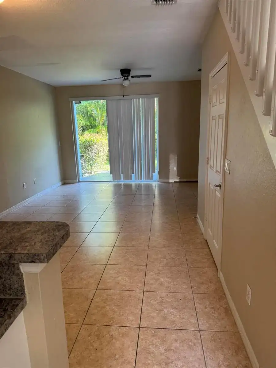 1992 ALAMANDA Way, Riviera Beach FL 33404 photo 5