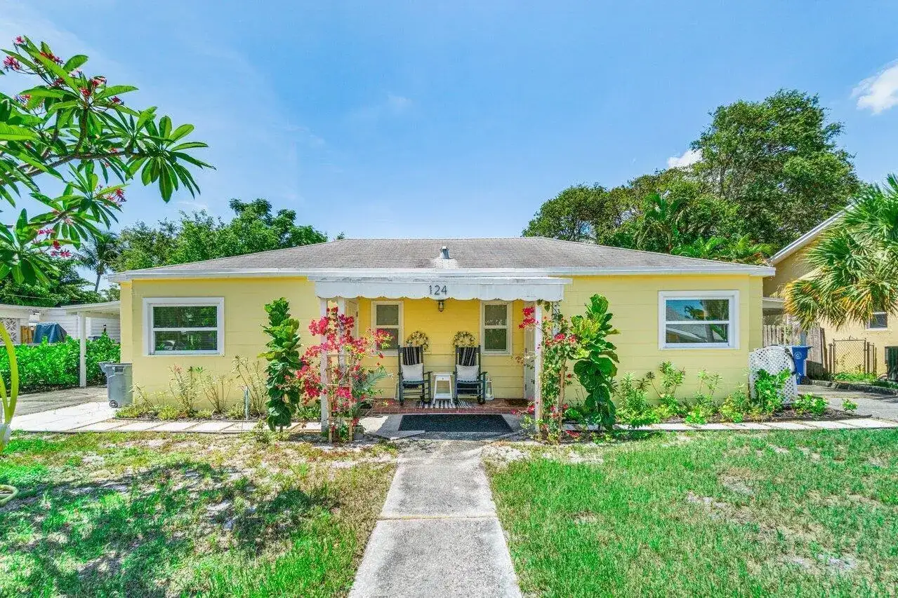 124 Mayfield Road, Lantana FL 33462 photo 2
