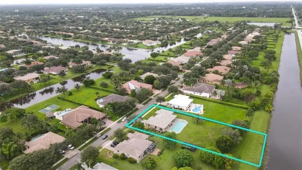4053 SW 141st Avenue, Davie FL 33330 photo 2