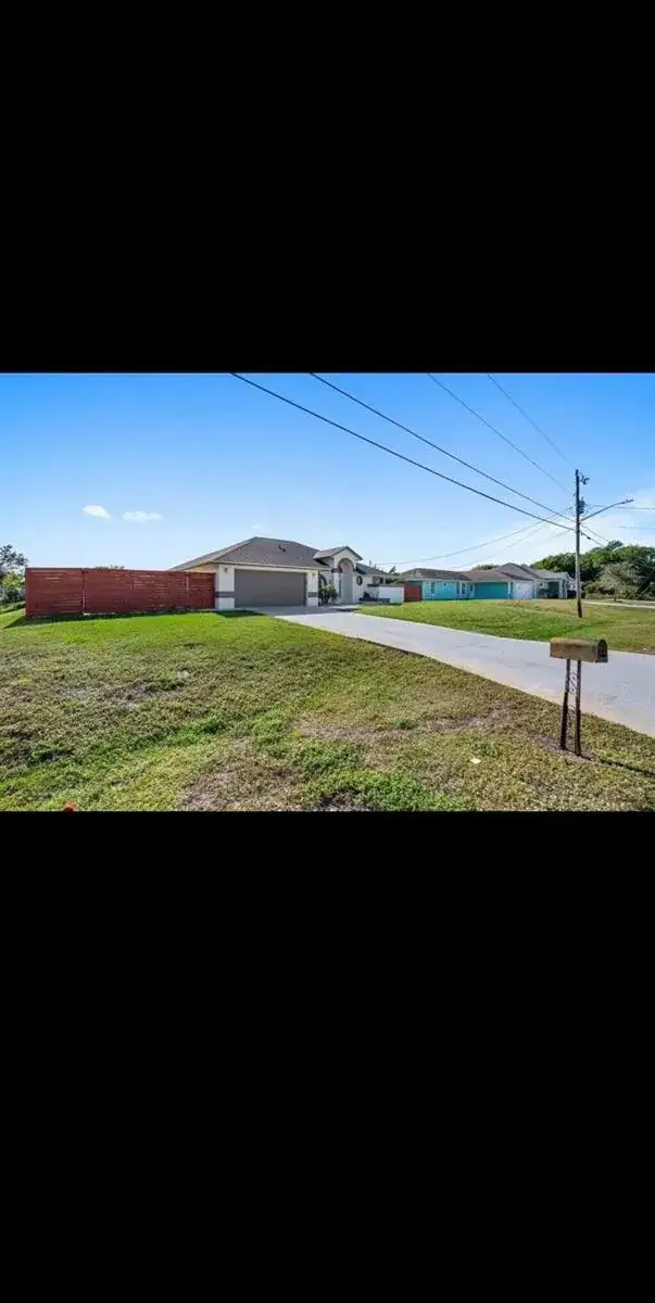 434 SW JEANNE Avenue, Port St. Lucie FL 34953 photo 2