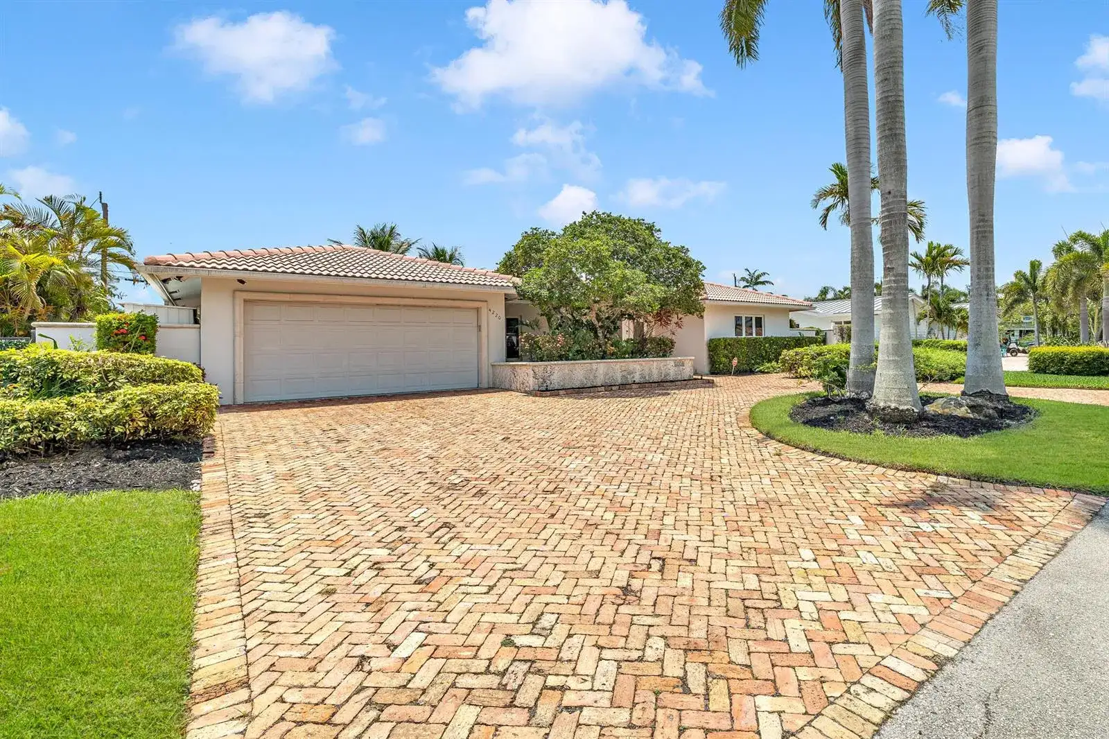 4220 NE 26TH Avenue, Lighthouse Point FL 33064 photo 3