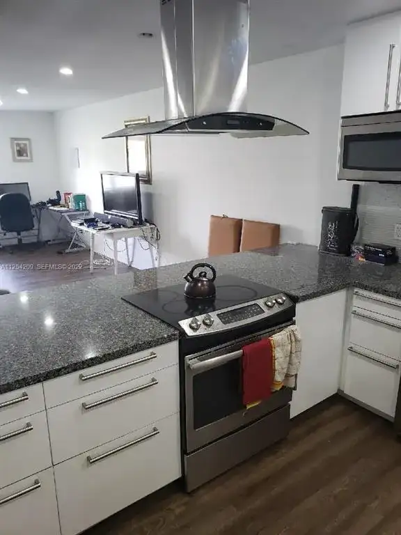 5170 SW 40TH Avenue # 8E, Dania Beach FL 33314 photo 4