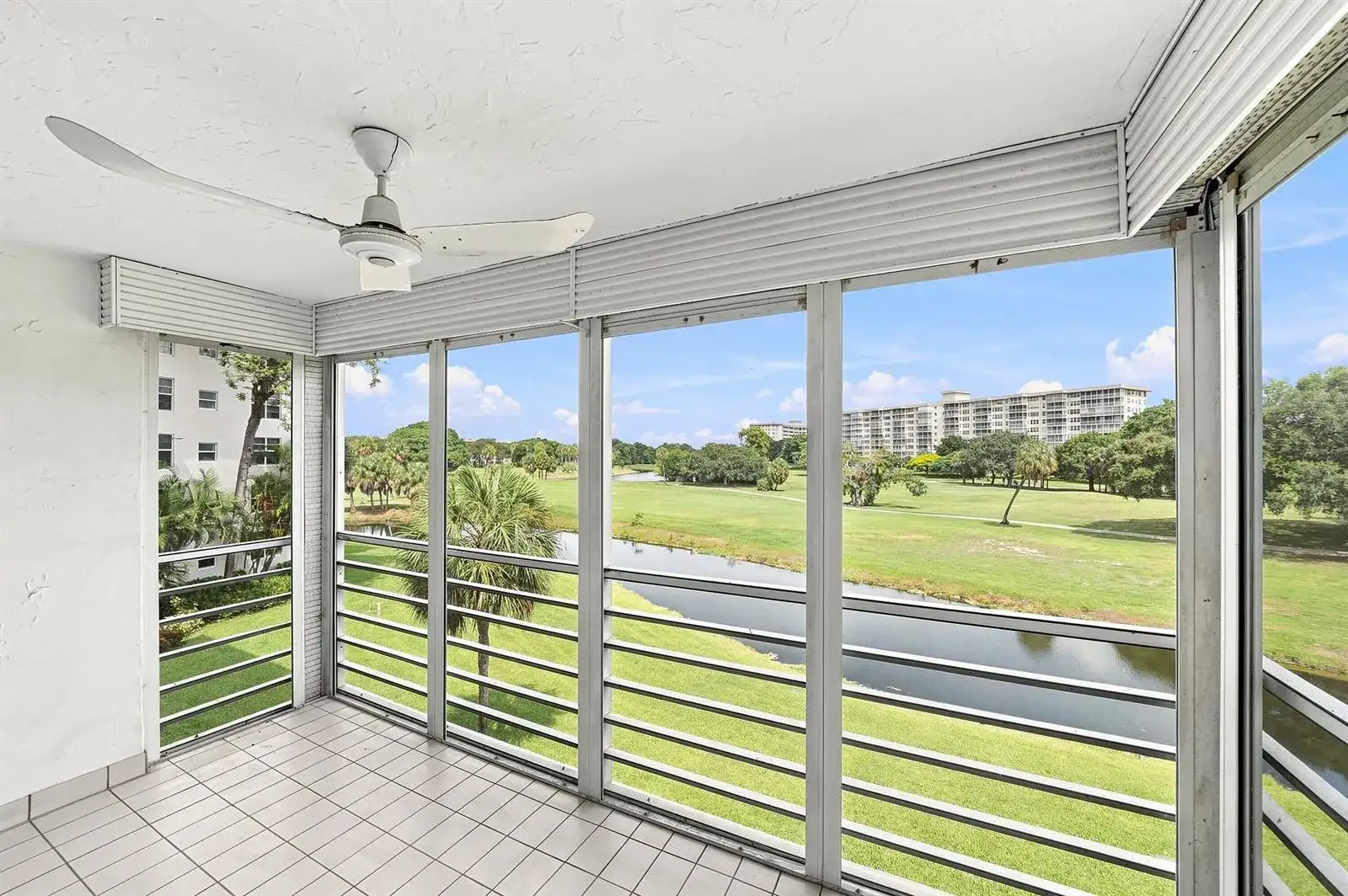 555 Oaks Lane # 303, Pompano Beach FL 33069 photo 5
