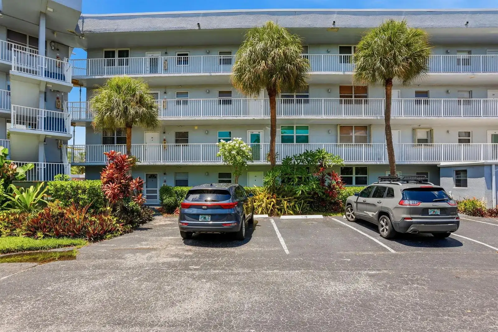 118 Royal Park Drive # 1B, Oakland Park FL 33309 photo 3