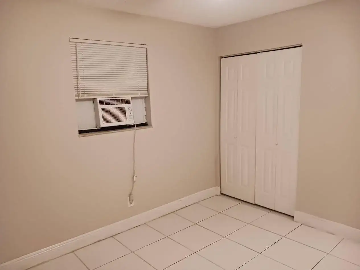708 NW 6th Street, Hallandale Beach FL 33009 photo 5