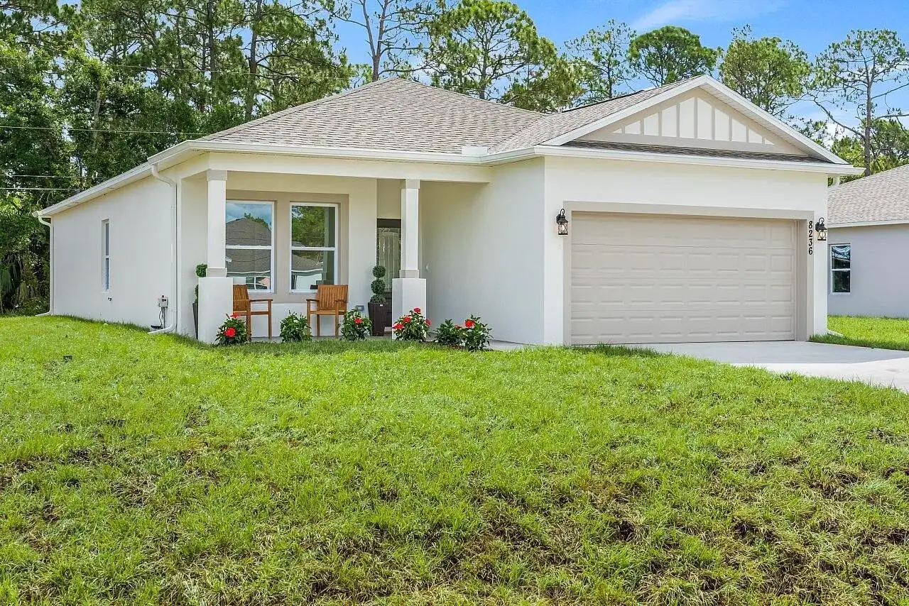 8236 104TH Court, Vero Beach FL 32967 photo 2
