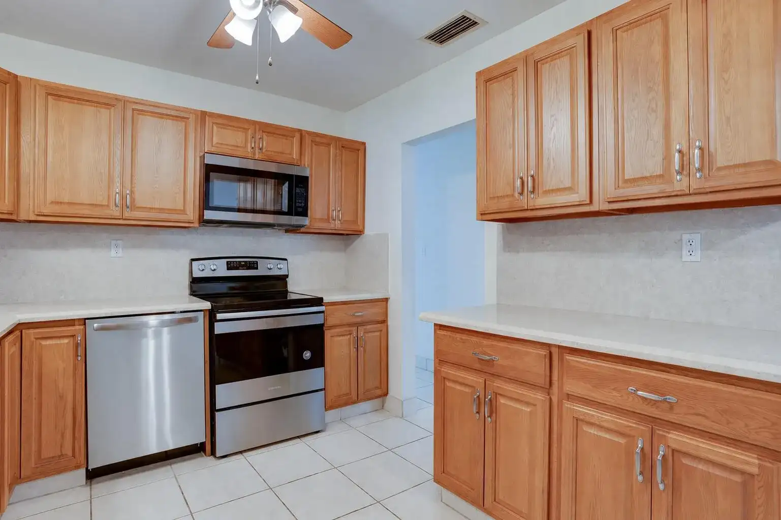 970 SW 3RD Avenue, Pompano Beach FL 33060 photo 3