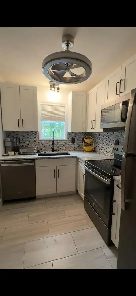 900 Citrus Isle, Fort Lauderdale FL 33315 photo 2