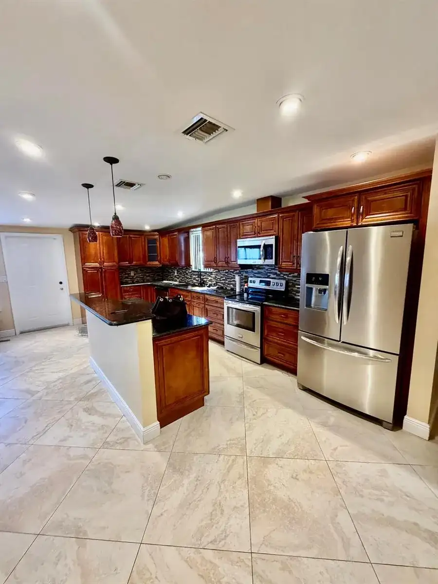 2425 Ceceile Avenue, West Palm Beach FL 33417 photo 4