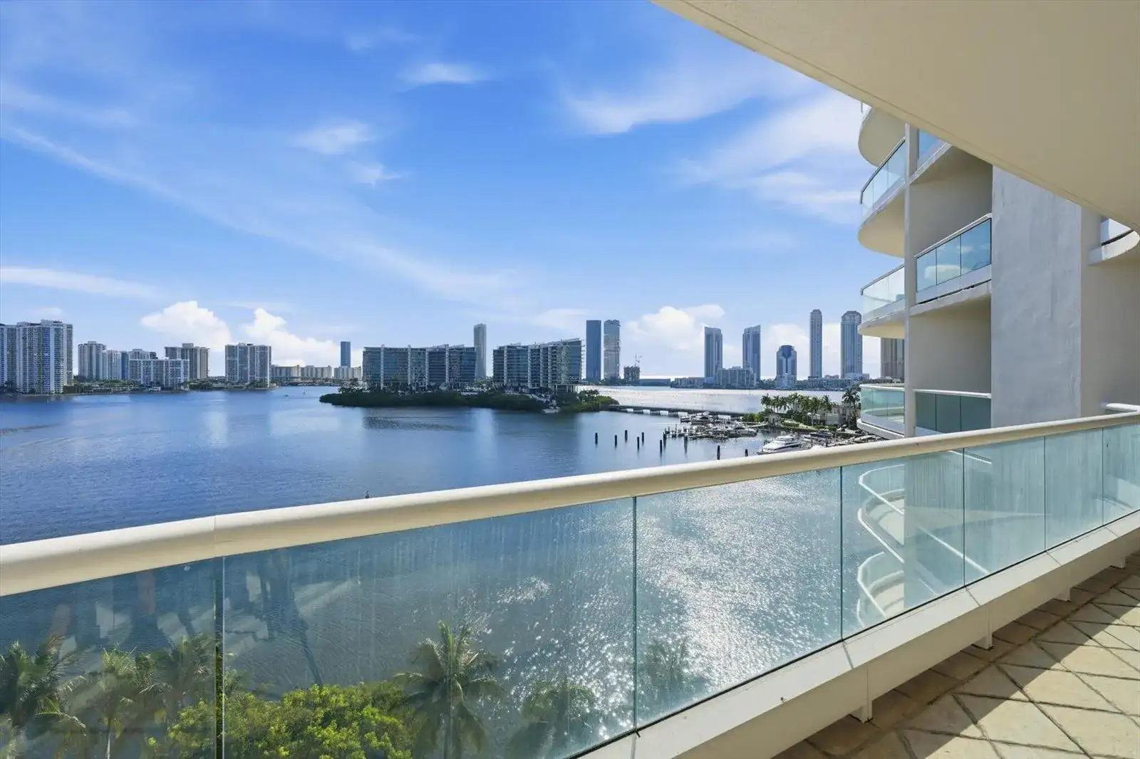 7000 W Island Boulevard # 907, Aventura FL 33160 photo 2