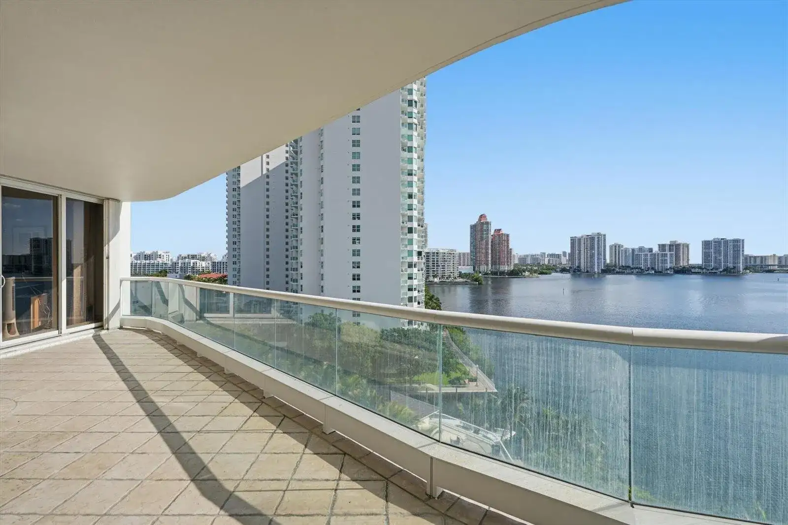 7000 W Island Boulevard # 907, Aventura FL 33160 photo 4
