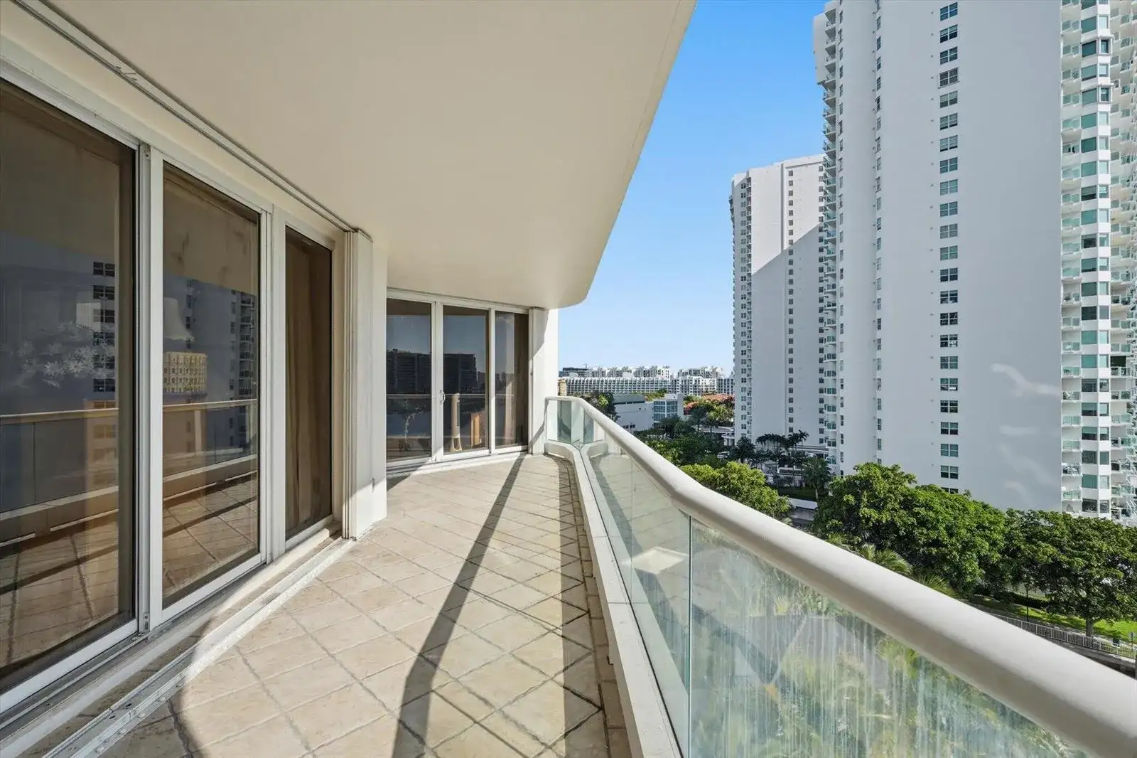 7000 W Island Boulevard # 907, Aventura FL 33160 photo 5