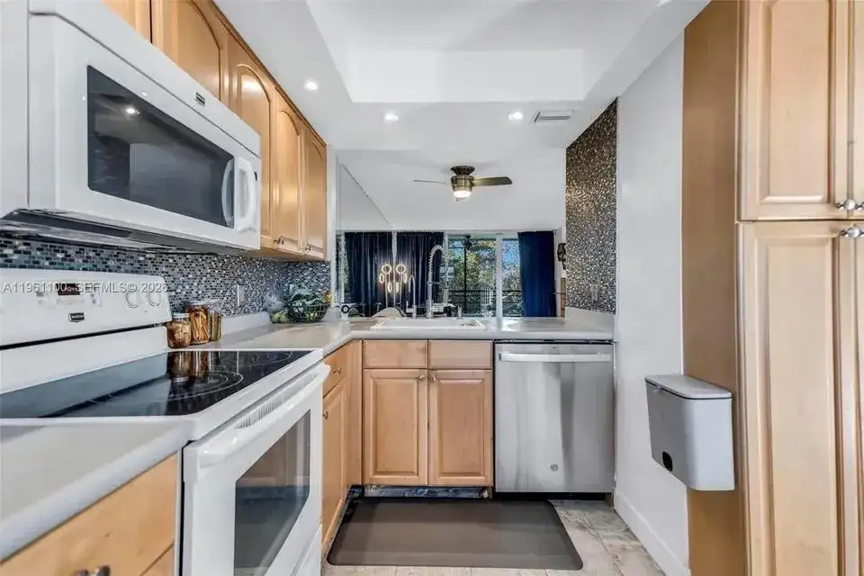 120 Royal Park Drive # 4F, Oakland Park FL 33309 photo 4