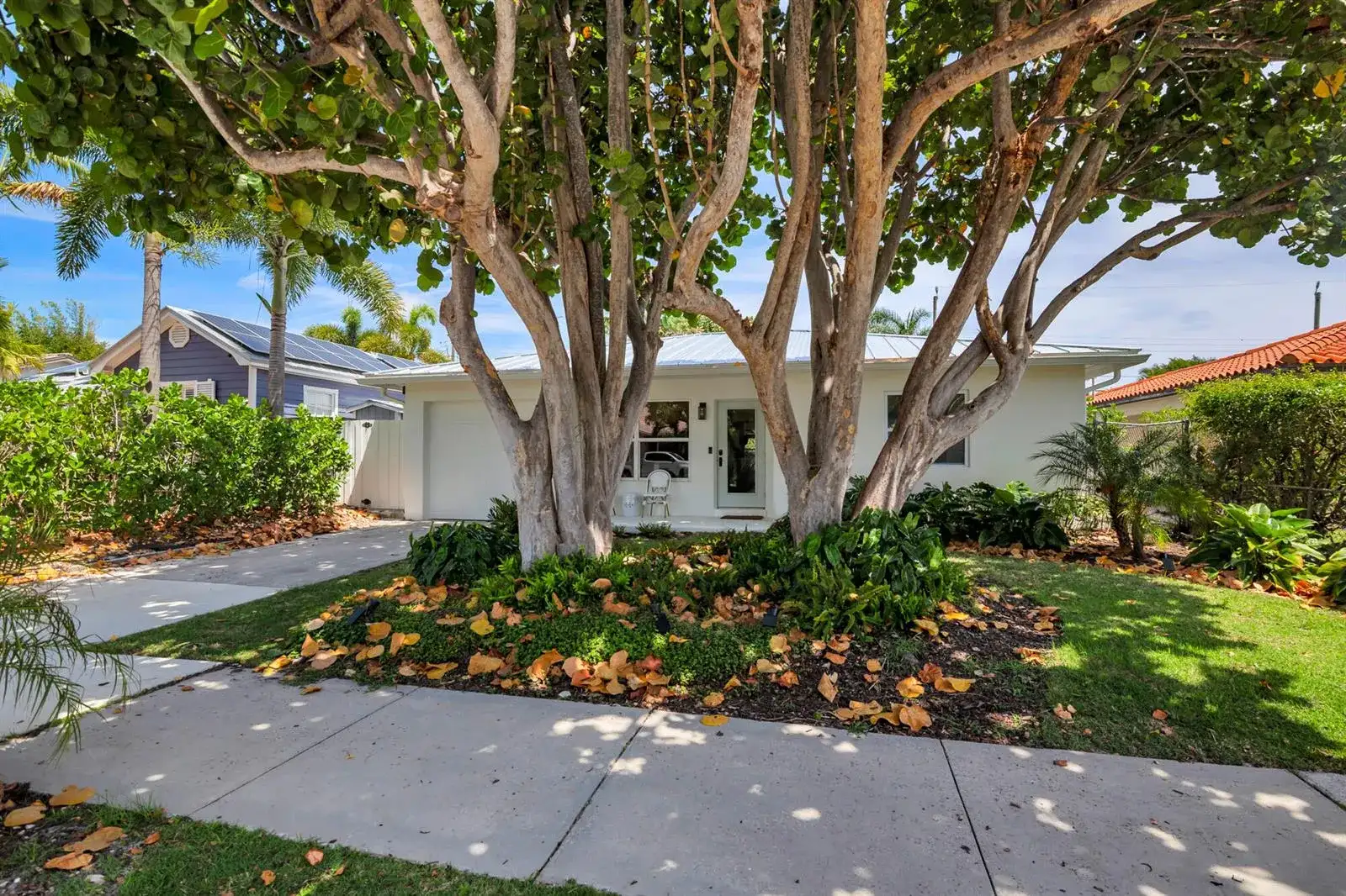 170 Wellesley Drive, FL 33460 photo 2