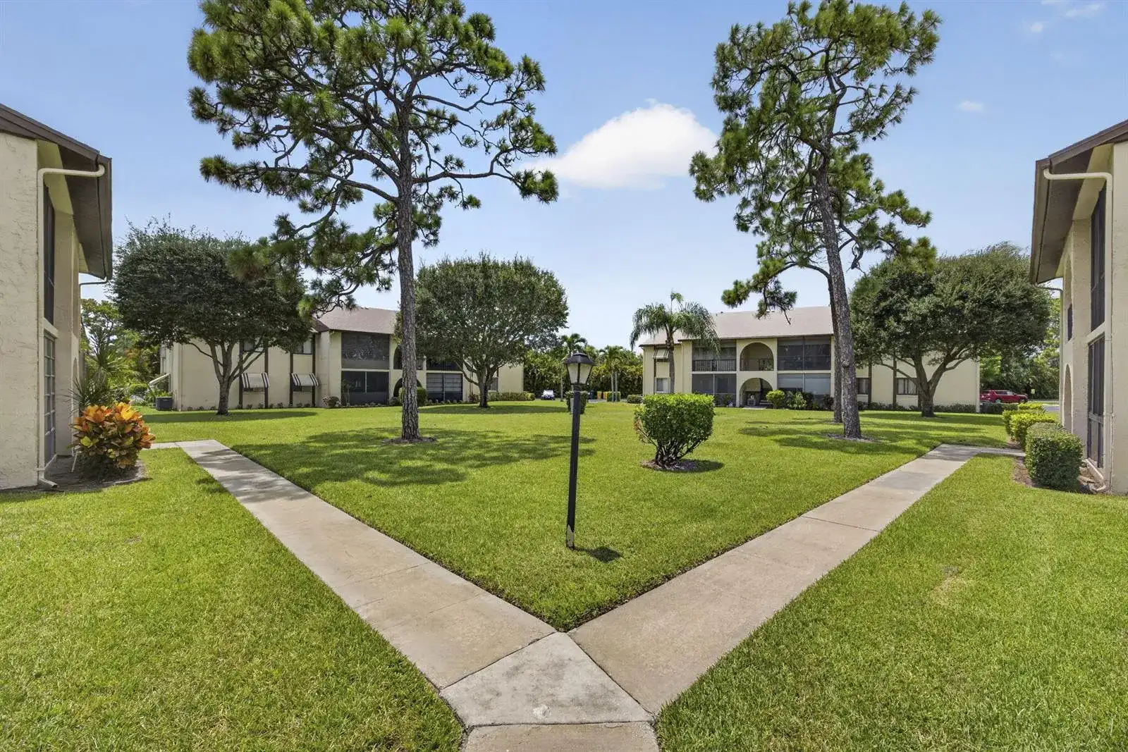 3625 La Aires Court # 2, FL 33463 photo 5