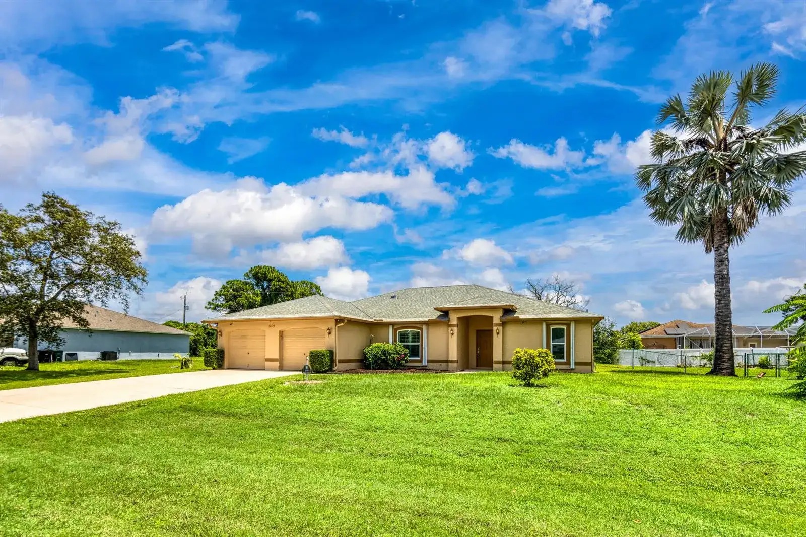 649 NE HORIZON Lane, Port St. Lucie FL 34983 photo 3