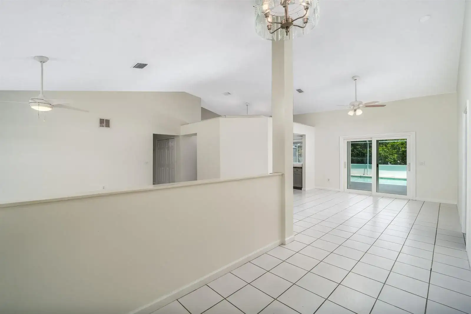 649 NE HORIZON Lane, Port St. Lucie FL 34983 photo 5